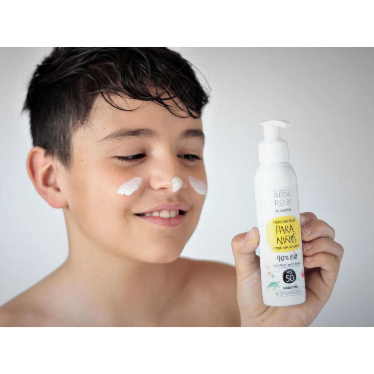 AMAPOLA BIO Protector Solar Infantil Mineral SPF 50-90% Bio - Crema sin Efecto Blanco - Fácil de Extender - Protección UVA y UVB - Orgánica Certificada para Bebés y Niños - 300 ml