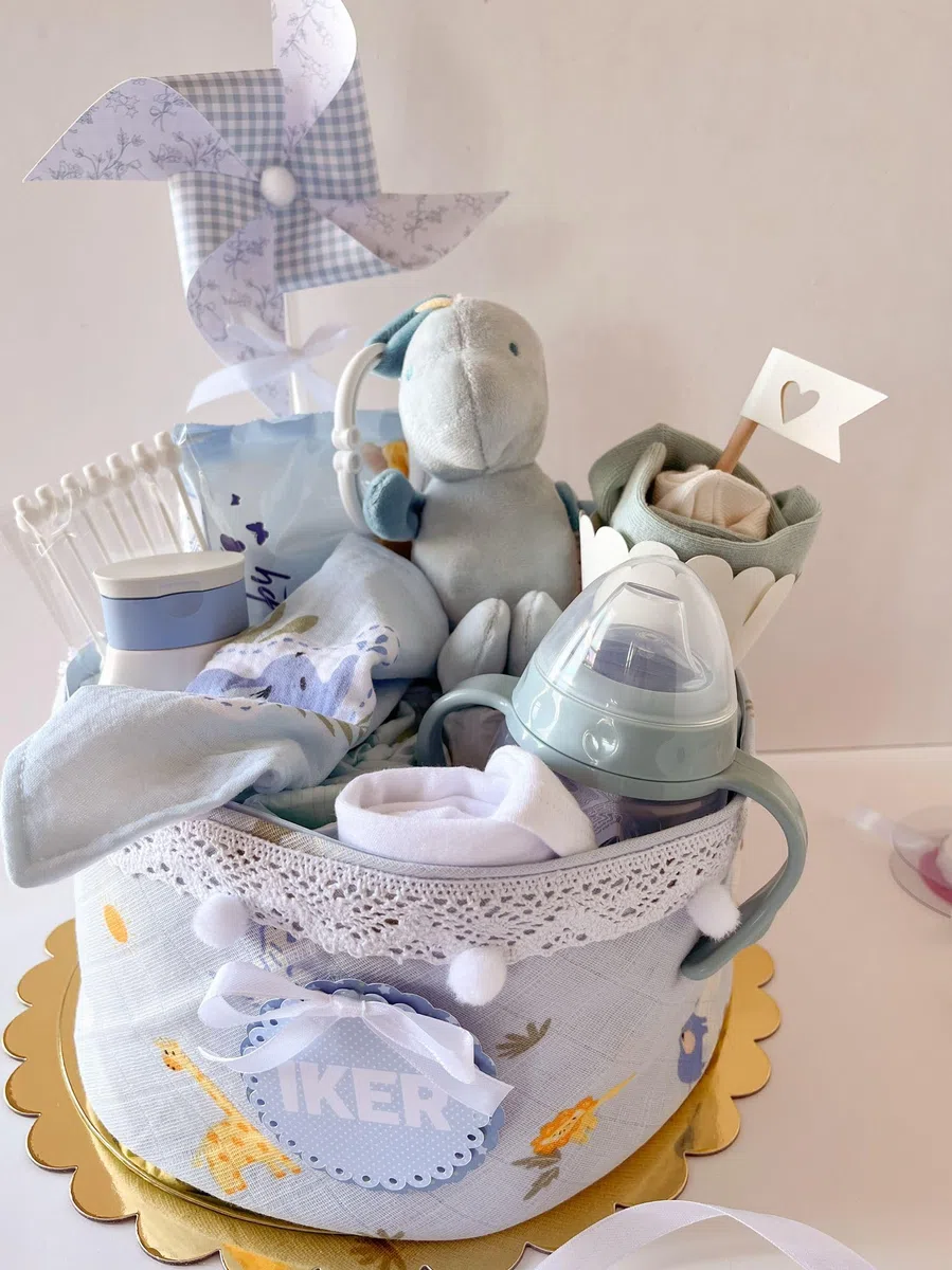 Tartas de pañales personalizadas con nombre, y con accesorios útiles – Ideal para recién nacidos y baby showers