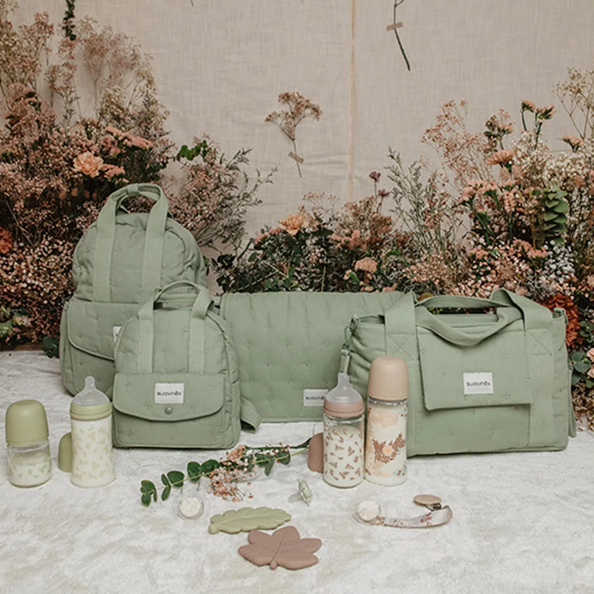 Suavinex, Bolso Maternidad, Bolso Organizador para el Carrito del Bebé tipo Panera, Con Asas Ajustables al Carrito, Cierre de Cremallera, Compacto y de Gran Capacidad, con Bolsillos Interiores, Verde